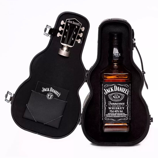 Jack Daniels Old No.7 Tennessee Whiskey Guitar Gift Pack, 70cl Jack Daniel's